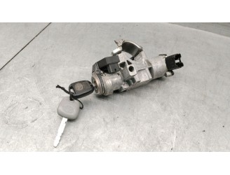 Replacement ignition switch for Toyota Avensis (_T25_) 1.8 (ZZT251_) OEM IAM reference 8445005040 8445005040
