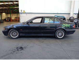 bmw 5 (e39) del año 2000