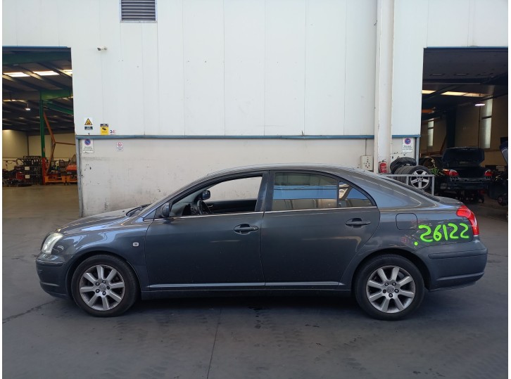 toyota avensis (_t25_) del año 2005