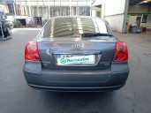 toyota avensis (_t25_) del año 2005