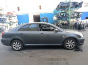 toyota avensis (_t25_) del año 2005