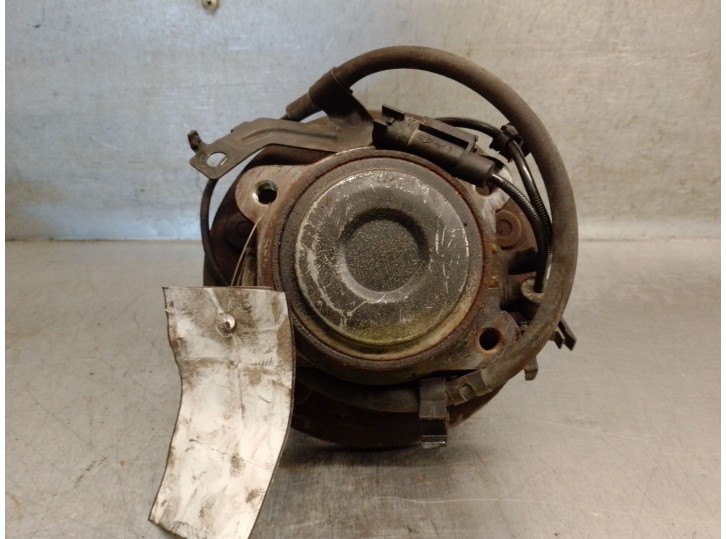 Replacement rear left stub axle for Fiat Freemont (345_) 2.0 JTD OEM IAM reference K04779797AA K04779797AA 