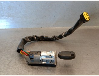 Replacement ignition switch for Renault Scénic I Monospace (JA0/1_, FA0_) 1.6 OEM IAM reference 7700425327 7700425327
