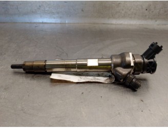 Recambio de inyector para land rover discovery v (l462) 2.0 sd4 4x4 referencia OEM IAM G4D39K546BB 0445110701