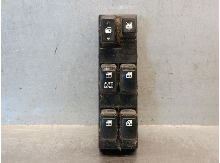 Replacement left front window switch for Hyundai Tucson (JM) 2.0 CRDi OEM IAM reference 935702E250Z9 935702E250Z9 