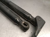 Replacement boot / tailgate struts for Hyundai Tucson (JM) 2.0 CRDi OEM IAM reference 817712E000 817712E000