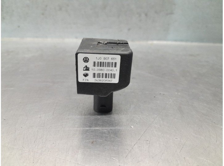 Recambio de sensor para volkswagen new beetle (9c1, 1c1) 2.0 referencia OEM IAM 1J0907651 10098000401