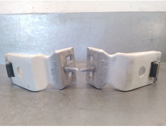 Replacement tailgate hinge for renault master iii van (fv) 2.3 dci 135 fwd (fv0n, fv08) OEM IAM reference 844000013R
