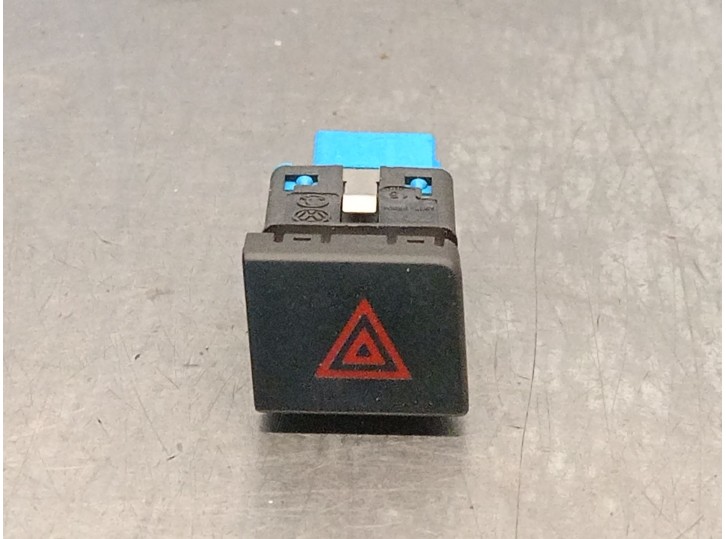 Replacement hazard warning switch for Volkswagen Multivan T6 (SGF, SGM, SGN, SHM, SHN) 2.0 TDI OEM IAM reference 7E0953509 7E095