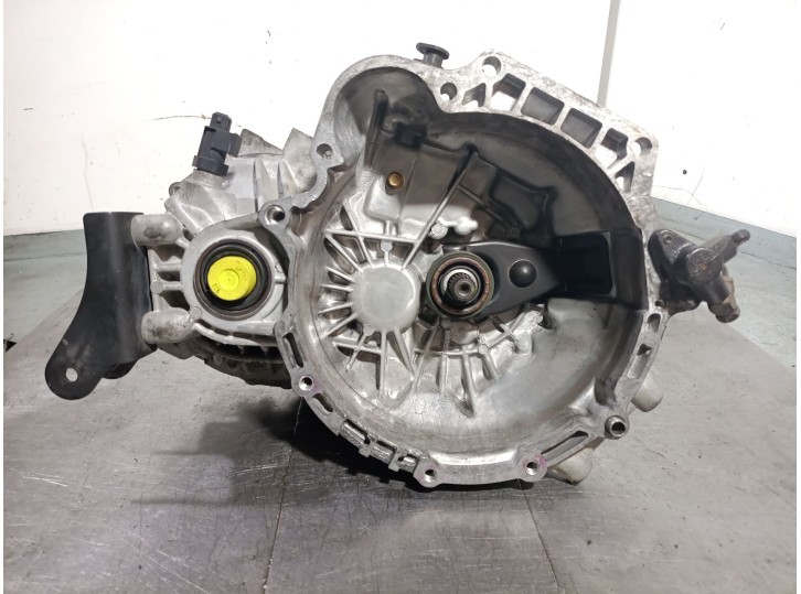 Recambio de caja cambios para hyundai getz (tb) 1.4 i referencia OEM IAM H61973 4300022908 905275