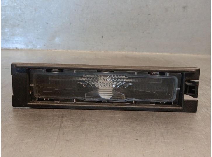 Recambio de piloto matricula para dacia spring ev (b6m1) referencia OEM IAM 265106061R 265106061R