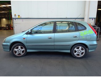 nissan almera tino (v10) del año 2000