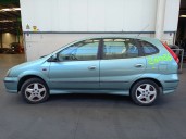 nissan almera tino (v10) del año 2000