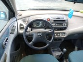 nissan almera tino (v10) del año 2000