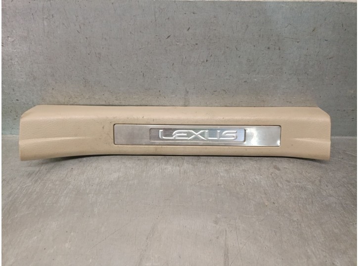 Replacement rear trims for lexus rx (_u3_) 400h awd (mhu38_) OEM IAM reference 6793048050 6793048050