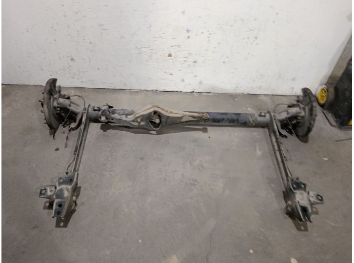 Recambio de puente trasero para nissan almera tino (v10) 1.8 referencia OEM IAM 55501BU000 55501BU000 