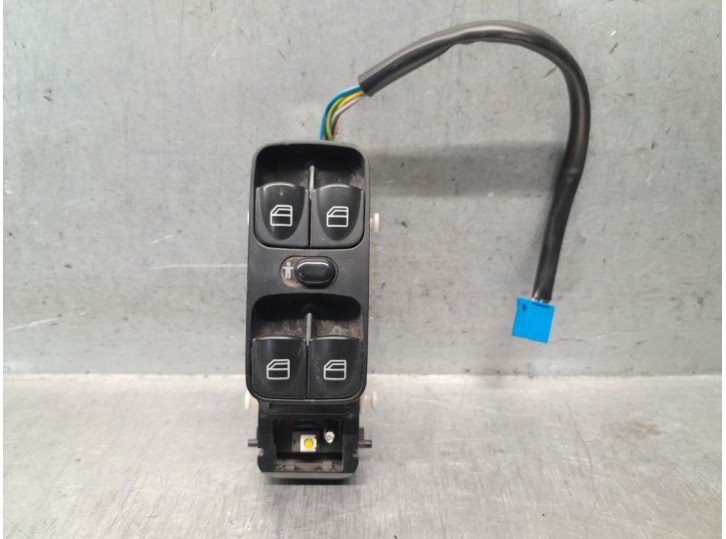 Replacement left front window lift switch for Mercedes-Benz C-Class (W203) C 220 CDI (203.006) OEM IAM reference A20382