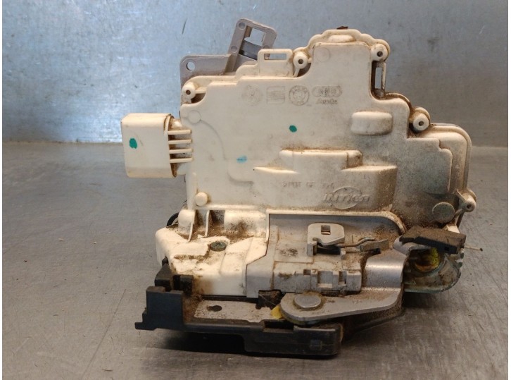Replacement front left door lock for Seat Leon (1P1) 1.9 TDI OEM IAM reference 1P1837015 1P1837015 