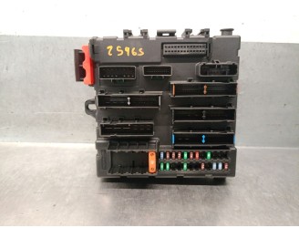 RELAY / FUSE BOX 12764437 