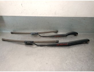 FRONT RIGHT WIPER ARM 12761940 12755312 