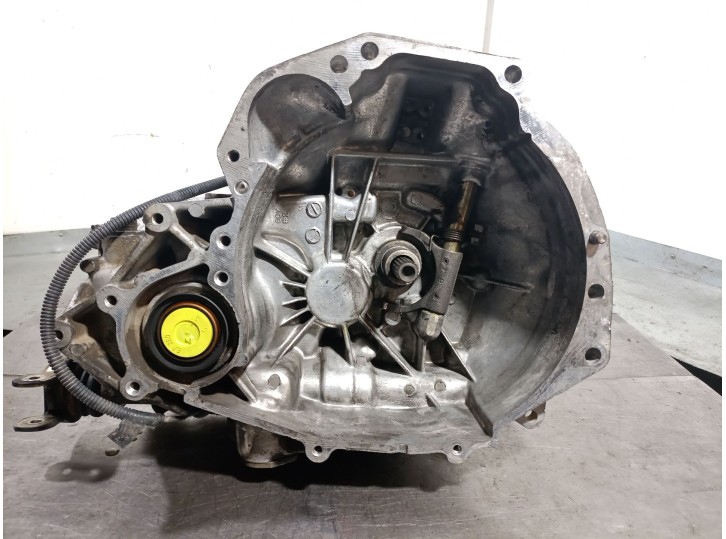 Recambio de caja cambios para nissan primera (p10) 1.6 referencia OEM IAM 60Y2 3201077J05 
