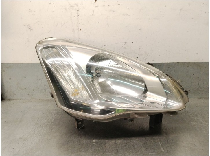 Replacement left headlight for Citroën Berlingo van/MPV (B9) 1.6 HDi 90 OEM IAM reference 9677201980 90014384