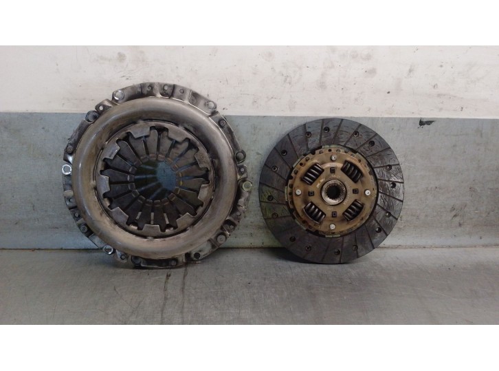 Recambio de kit embrague para nissan primera (p10) 1.6 referencia OEM IAM 3021070J00 3021070J00 