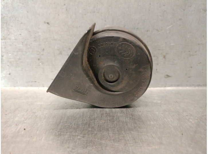 Recambio de claxon para volvo s40 ii (544) 1.6 d referencia OEM IAM 30796375 30796375 
