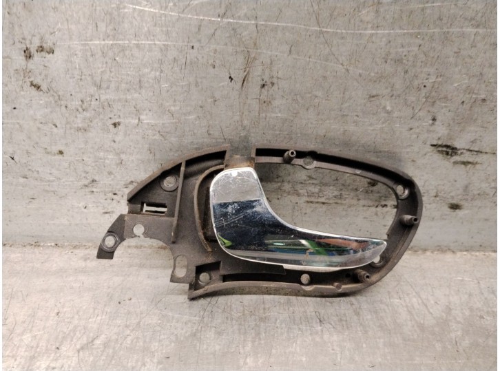 Replacement front left interior door handle for Seat Leon (1M1) 1.9 TDI OEM IAM reference 1M0837113A 1M0837113D 