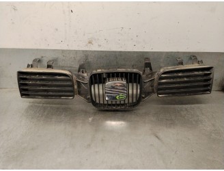 Replacement front grille for Seat Leon (1M1) 1.9 TDI OEM IAM reference 1M0853653D 1M0853653D 