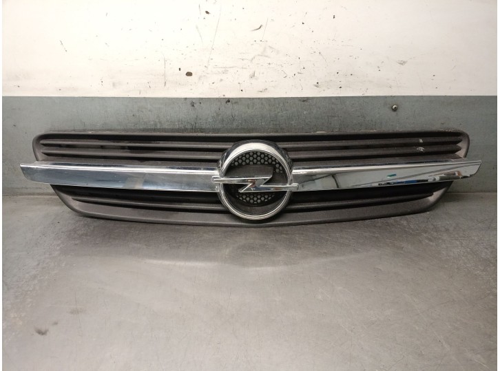 Replacement front grille for Opel Meriva A minivan (x03) 1.7 cdti (e75) OEM IAM reference 13117843 6320109 