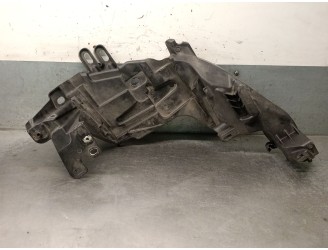 Recambio de soporte faro derecho para renault megane iii hatchback (bz0/1_, b3_) 1.2 tce (bz2b, bz11) referencia OEM IAM 6222271
