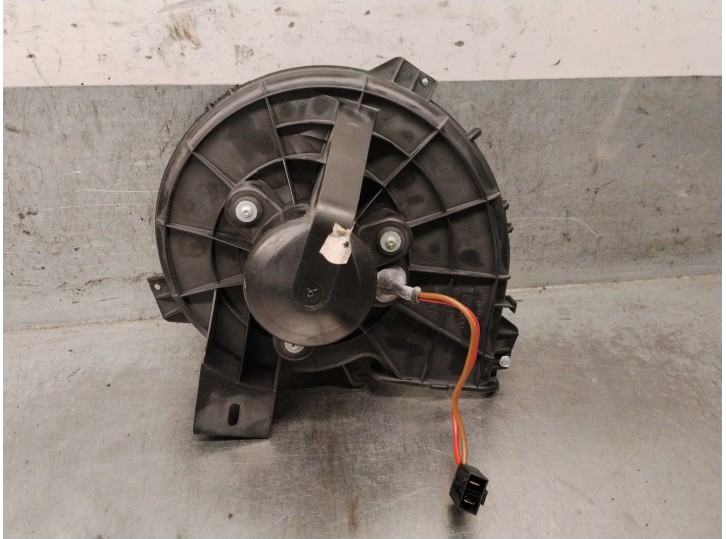 Replacement heater motor for Opel Combo van/minivan 1.7 CDTi 16V OEM IAM reference 90535114