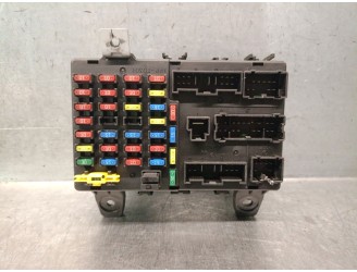 CAJA RELES / FUSIBLES 911981C010 