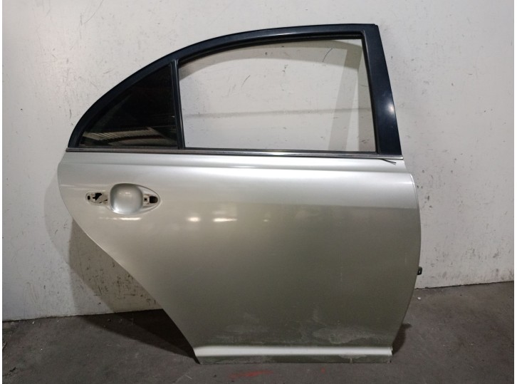 Replacement rear right door for Toyota Avensis (_T25_) 2.2 D-4D (ADT251_) OEM IAM reference 6700305110 6700305110
