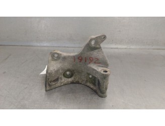 Replacement of alternator bracket for Renault Clio II (BB_, CB_) 1.2 (BB0A, BB0F, BB10, BB1K, BB28, BB2D, BB2H, CB0A,... referen