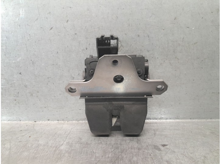Replacement trunk / tailgate lock for Ford Kuga II (DM2) 2.0 TDCi OEM IAM reference 8M51R442A66EA 1930055