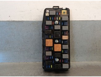 RELAY / FUSE BOX 07522D 