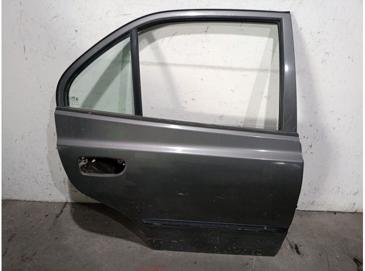 Recambio de puerta trasera derecha para hyundai accent ii (lc) 1.3 referencia OEM IAM 7700425030 7700425030 