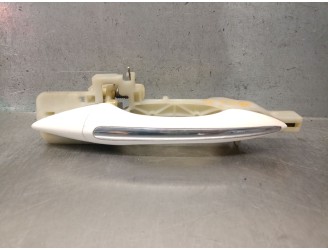 FRONT LEFT EXTERIOR DOOR HANDLE 826553Z000 826553Z000 