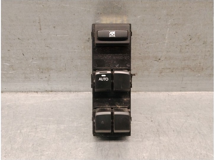 Second-hand front left window switch for Hyundai ix20 (JC) 1.4 OEM IAM reference 935701K000 935701K0004X