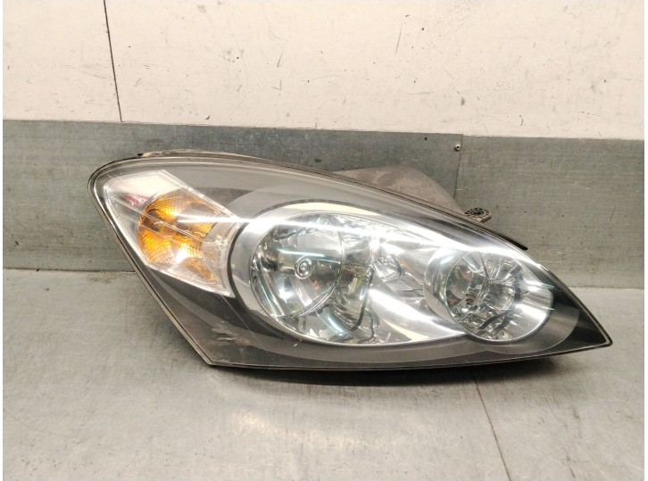 Replacement right headlight for Kia Pro Cee'd (ED) 1.6 CRDi 115 OEM IAM reference 921021H500 921021H500