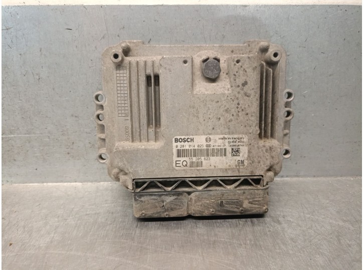 Replacement engine control unit (ECU) for Opel Astra H GTC (A04) 1.9 CDTi (L08) OEM IAM reference 55205623 0281014025