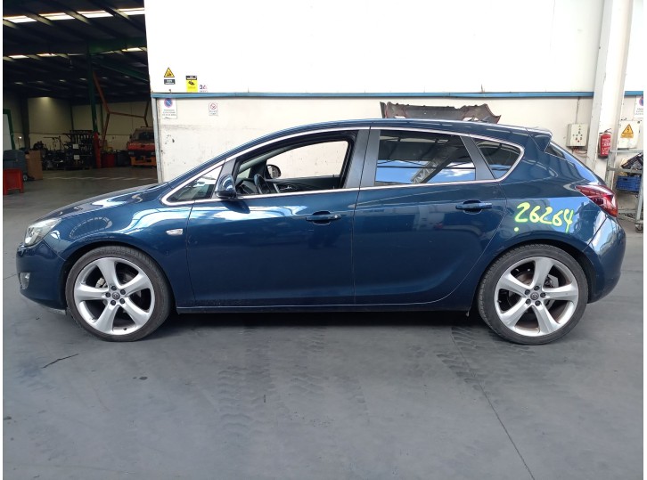 opel astra j (p10) del año 2010