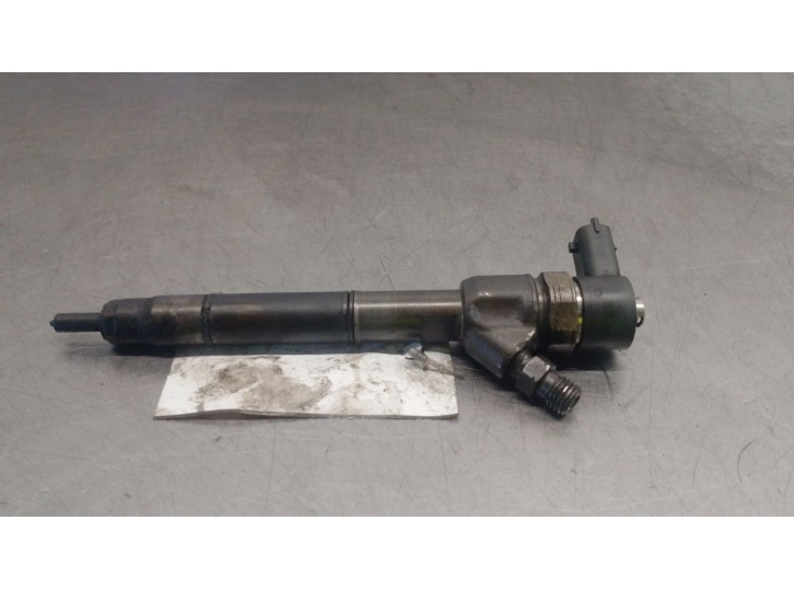 Recambio de inyector para hyundai i40 i (vf) 1.7 crdi referencia OEM IAM 338002A800 0445110411