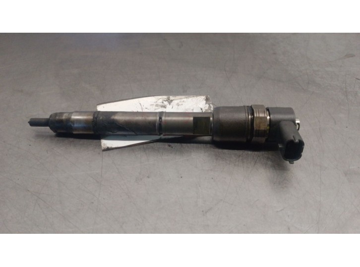 Recambio de inyector para hyundai i40 i (vf) 1.7 crdi referencia OEM IAM 338002A800 0445110411