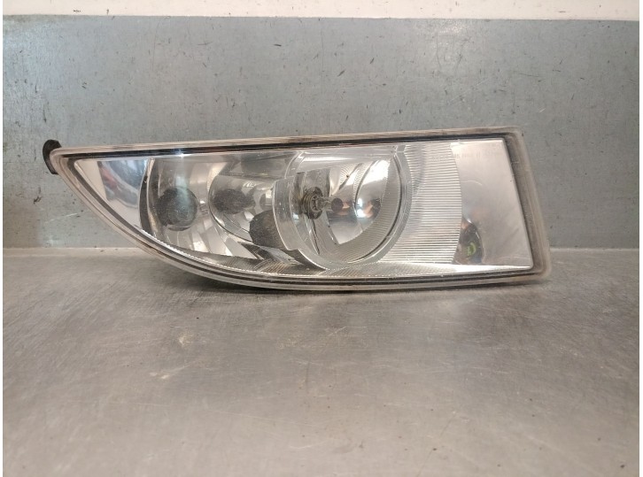 Replacement right fog light for Skoda Fabia II Combi (545) 1.6 TDI OEM IAM reference 5J0941700B 5J0941702B 