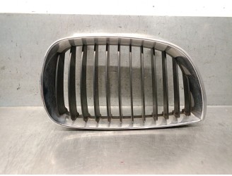 Replacement front grille for BMW 1 (E81) 118 i OEM IAM reference 511371286149 51110432378 
