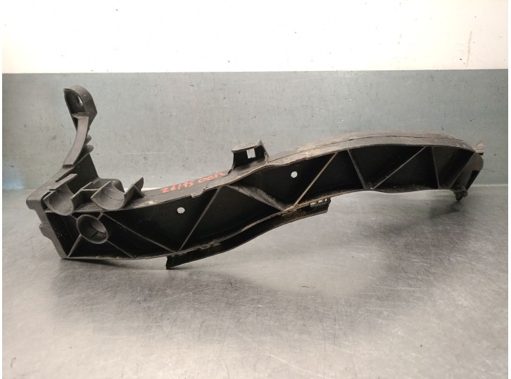 Replacement right headlight bracket for BMW 1 (E81) 118 i OEM IAM reference 51647120824 51647120824