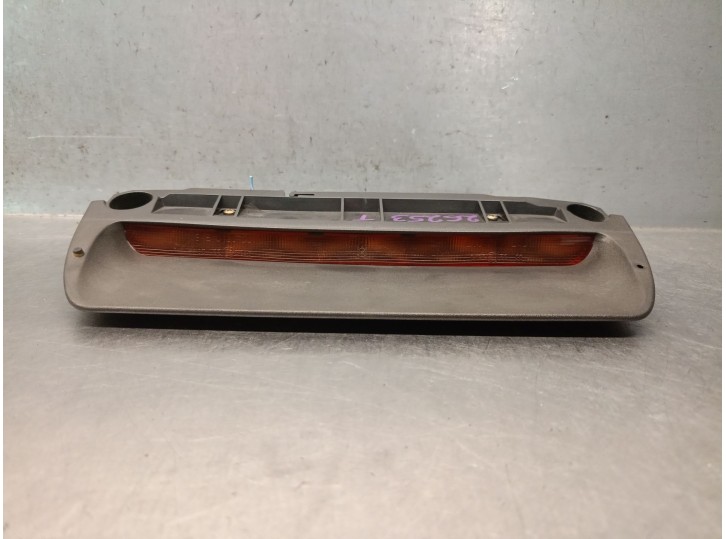 Replacement central brake light for Citroën C5 II (RC_) 2.0 HDi (RCRHRH) OEM IAM reference 9632647280 6350N9 